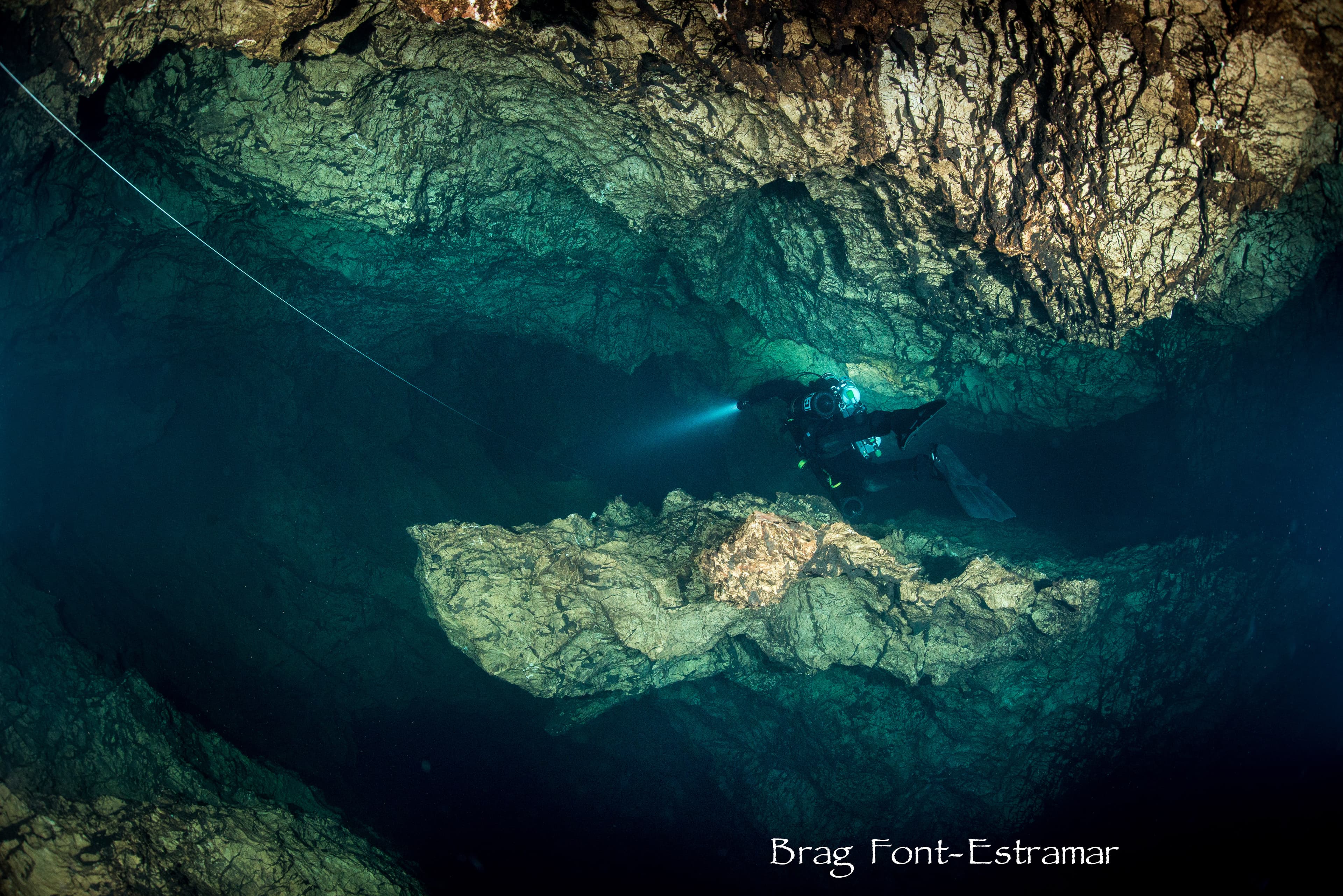 Cave diver — Font-Estramar